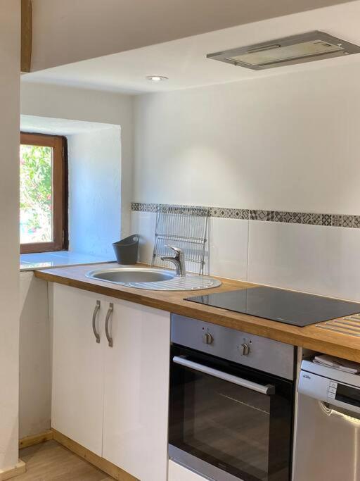 Spacious 1 Bed Home With Shared Pool Champagnac-la-Riviere Екстер'єр фото